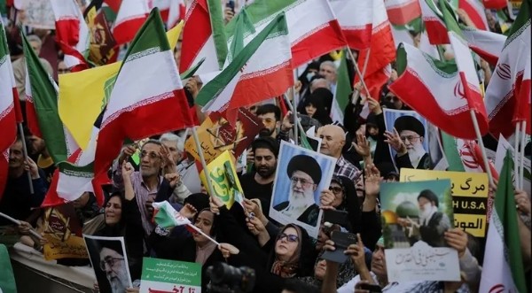 Pentagon Askeri Seçeneklere Hazır! Trump'tan İran'la Görüşme Sinyali